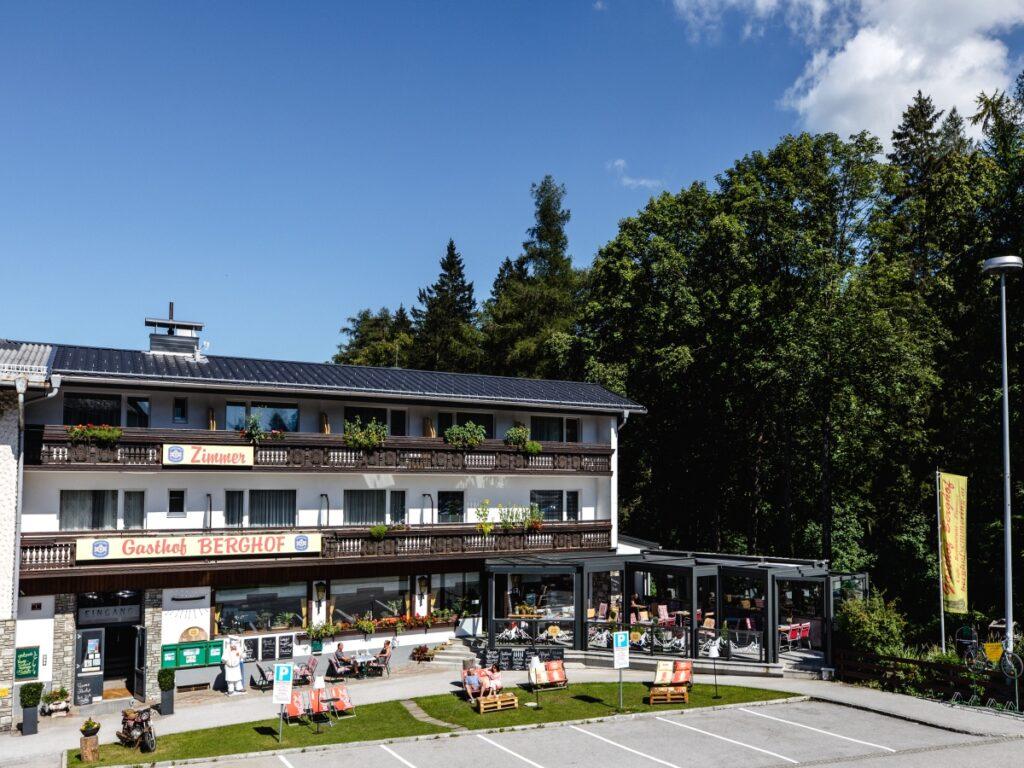 Gasthof Berghof mit Terrasse